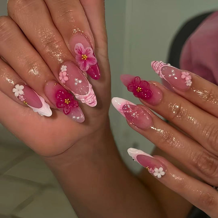 Florale Gel-Nagelkunst-Erweiterungen Karnz