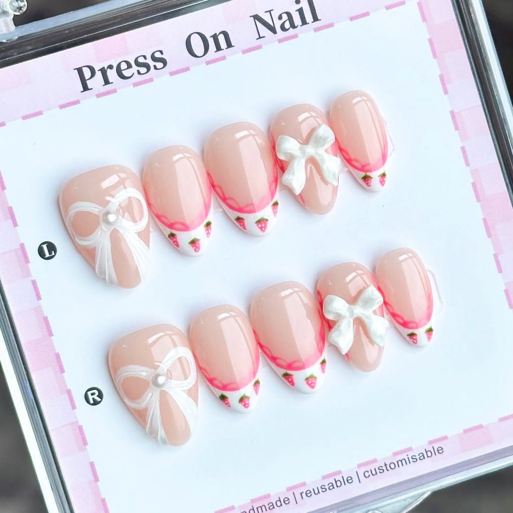 Stylisches dekoratives Press-On Nagelkunstset