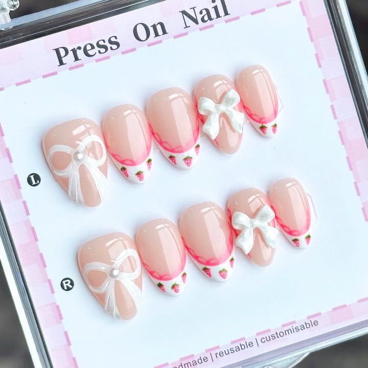 Stylisches dekoratives Press-On Nagelkunstset