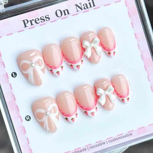 Stylisches dekoratives Press-On Nagelkunstset