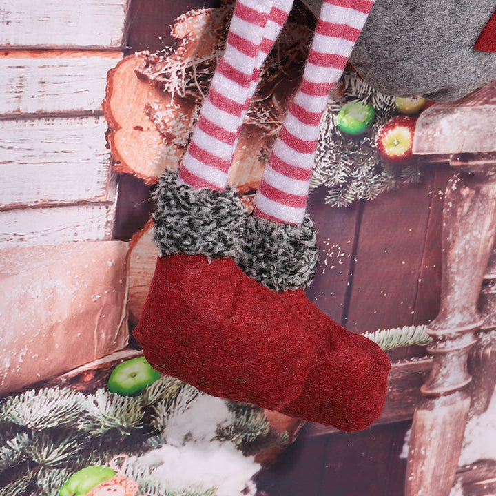 Verspielter Weihnachtsstrumpf mit Gnom-Motiv Karnz