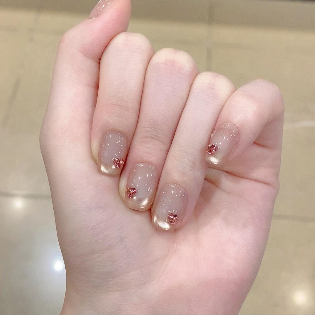 Kunstnägel mit Eleganten Glitzerdetails Karnz