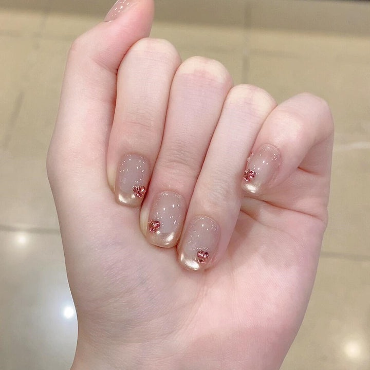 Kunstnägel mit Eleganten Glitzerdetails Karnz