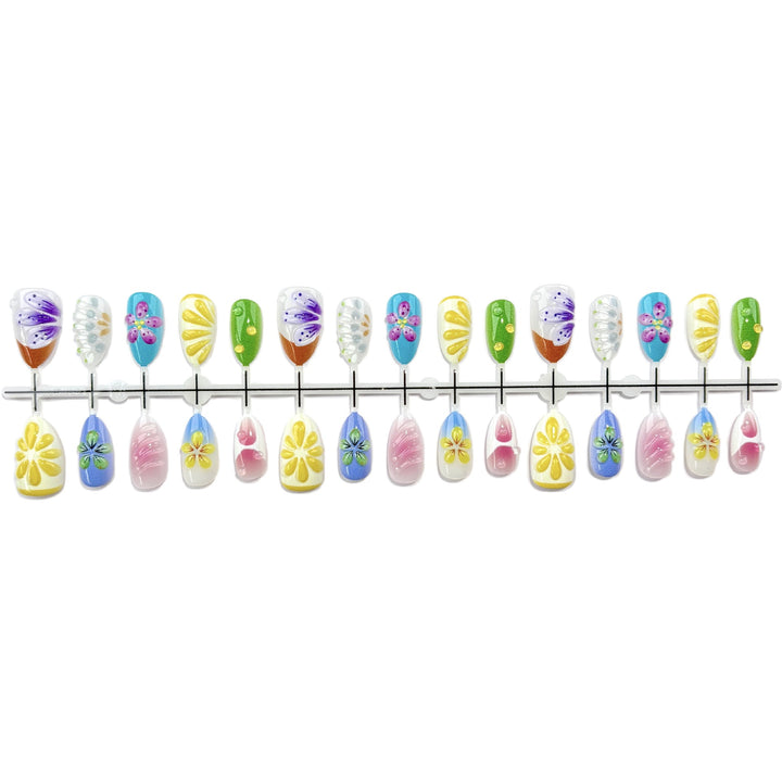 Handwerklich gestaltetes Press-On-Nagelset