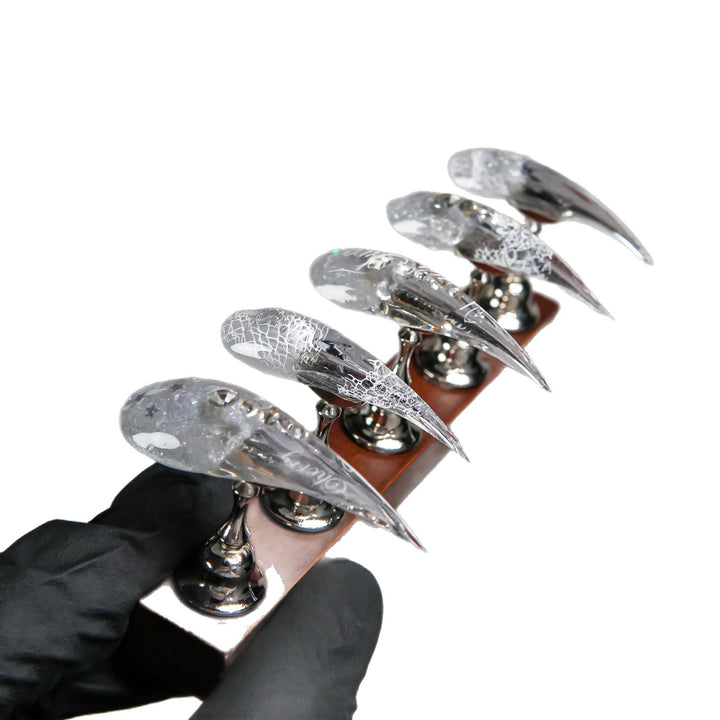 Skulptierte Stiletto Press-On Nagelspitzen