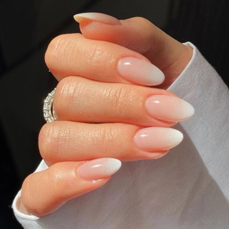 Elegante Ombre Kunstnägel Karnz