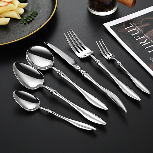 Elegantes Tafelmesser mit Feinem Wellenmuster Karnz