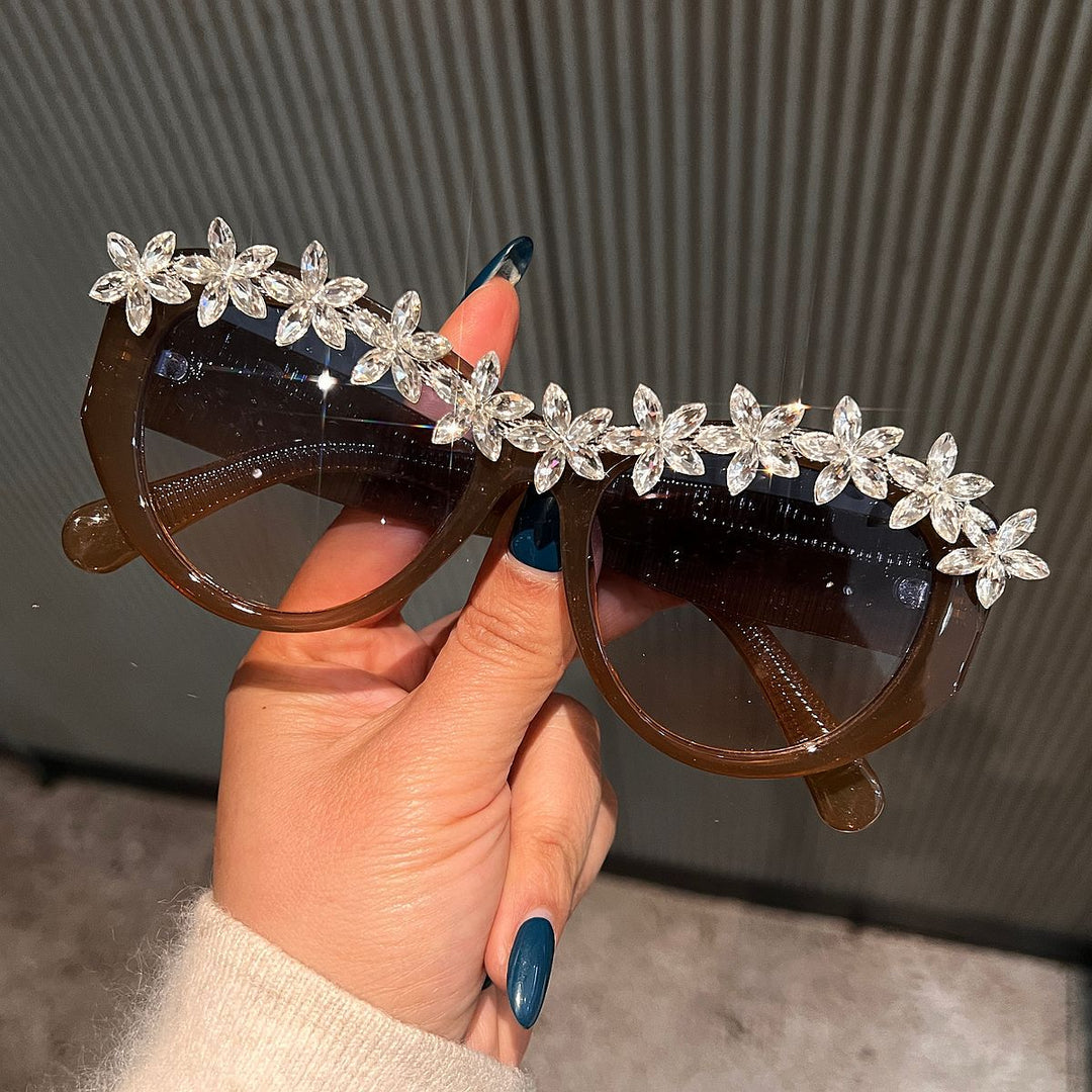 Damen Sonnenbrille mit floralen Kristallakzenten Karnz