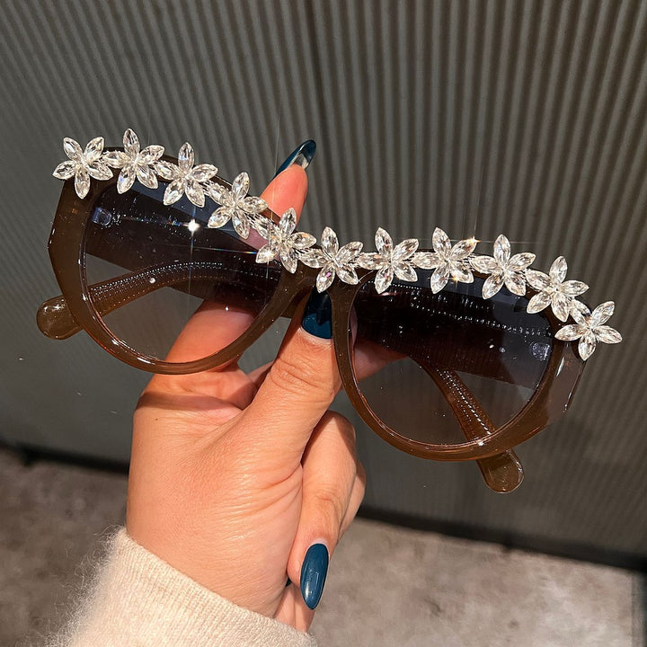 Damen Sonnenbrille mit floralen Kristallakzenten Karnz