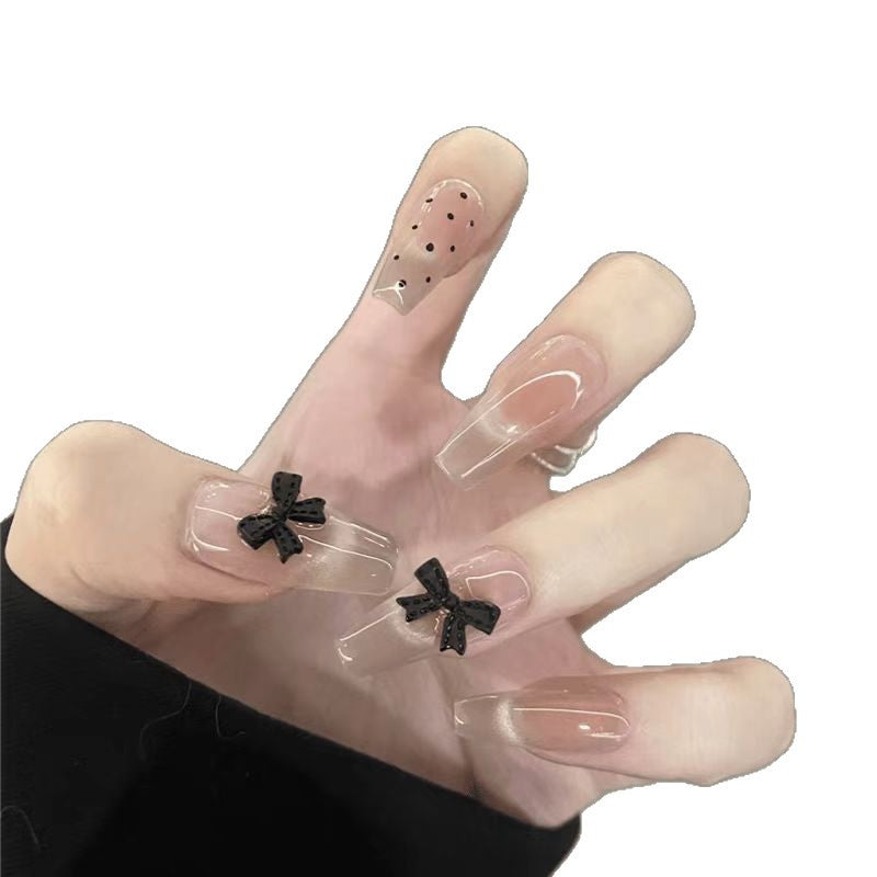 Trendige Aufklebe-Nagelkunst-Set mit stilvollen Schleifenakzenten Karnz