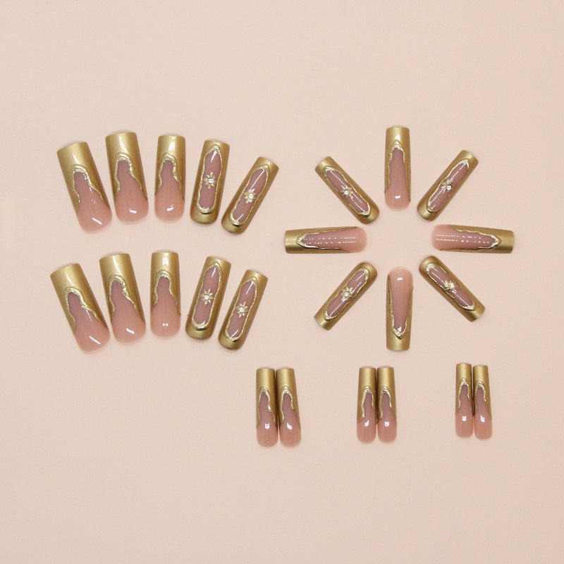 Glamouröses Nageldesign Extensions Karnz