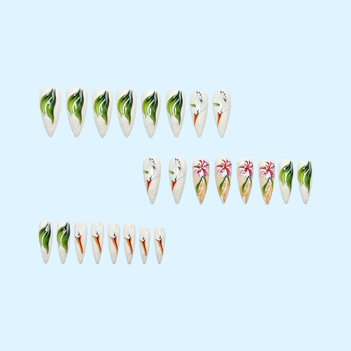 Kunstvolle 3D Nagelspitzen mit Blumenmuster Karnz