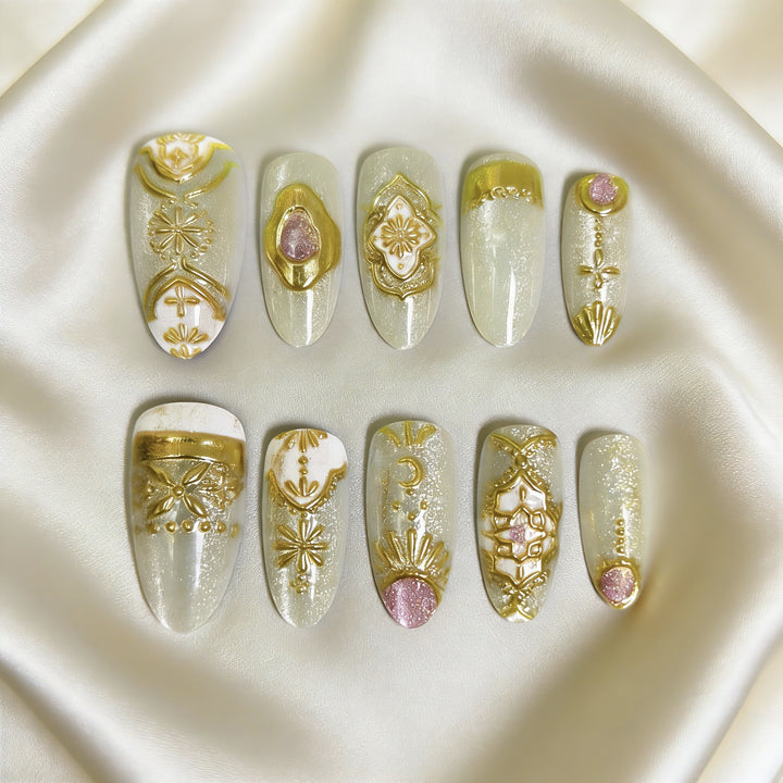 Künstlerisches Press-On Nagelset mit geometrischen Designs