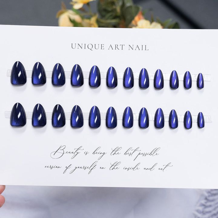 Glänzendes Press-On Nagelkunst Set