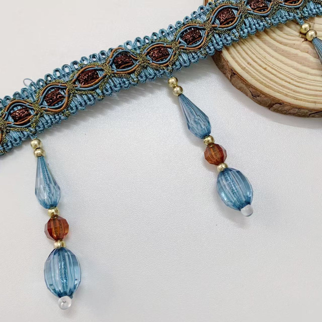 Elegante und Auffällige Borte mit Glaskristallen Karnz