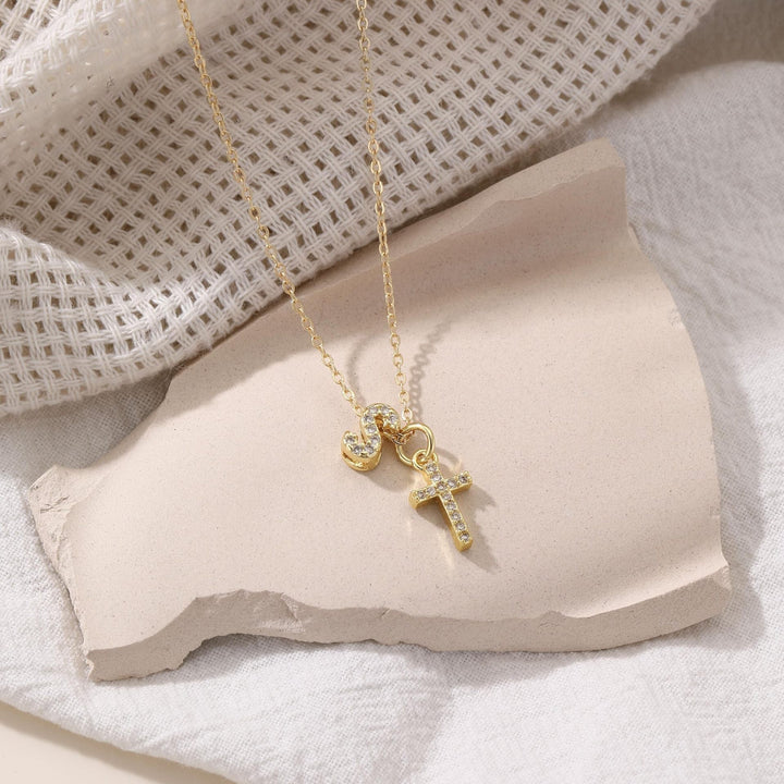 Karnz | Zarte Diamant Initial & Kreuz Halskette