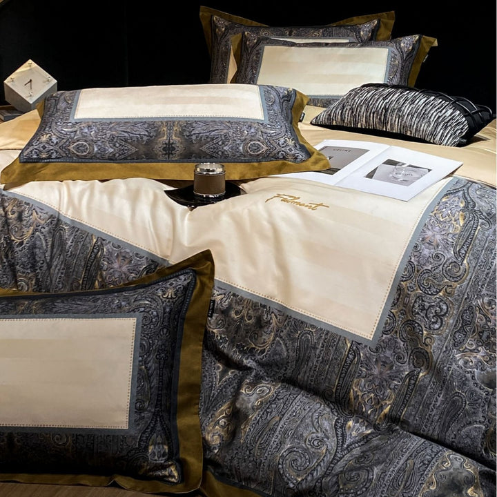 Paisley Baumwollsatin Bettbezug Set mit goldfarbigem Kontrastrand und dekorativen Kissenbezügen