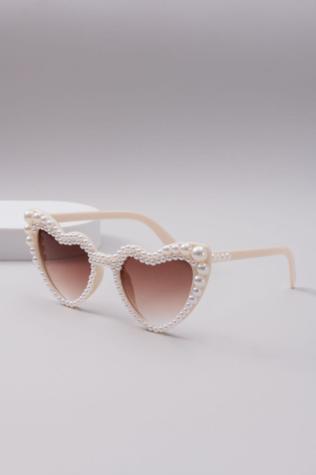 Damen Designer-Sonnenbrille mit Perlenrahmen von Karnz