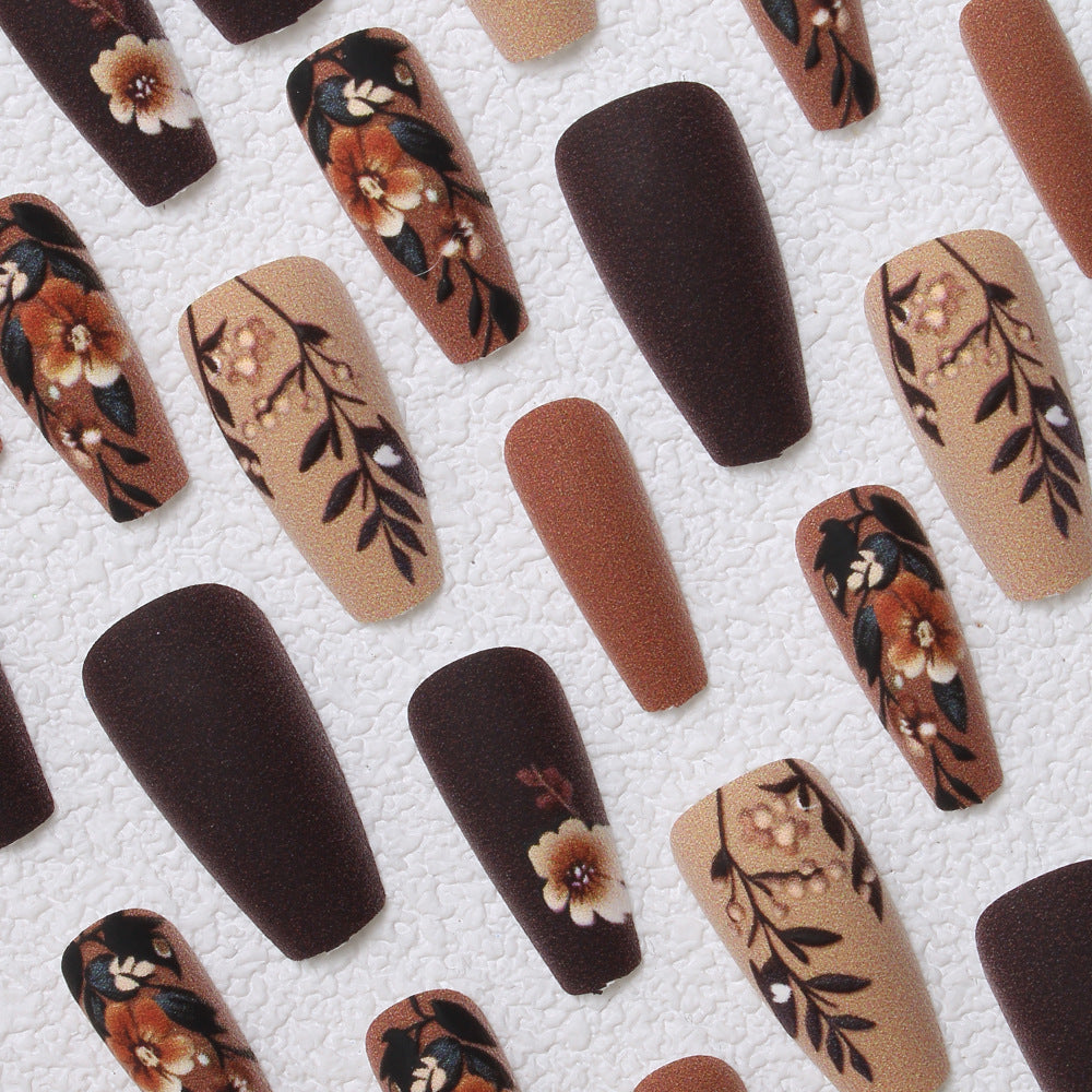 Elegante florale matte Press-On Nägel Karnz