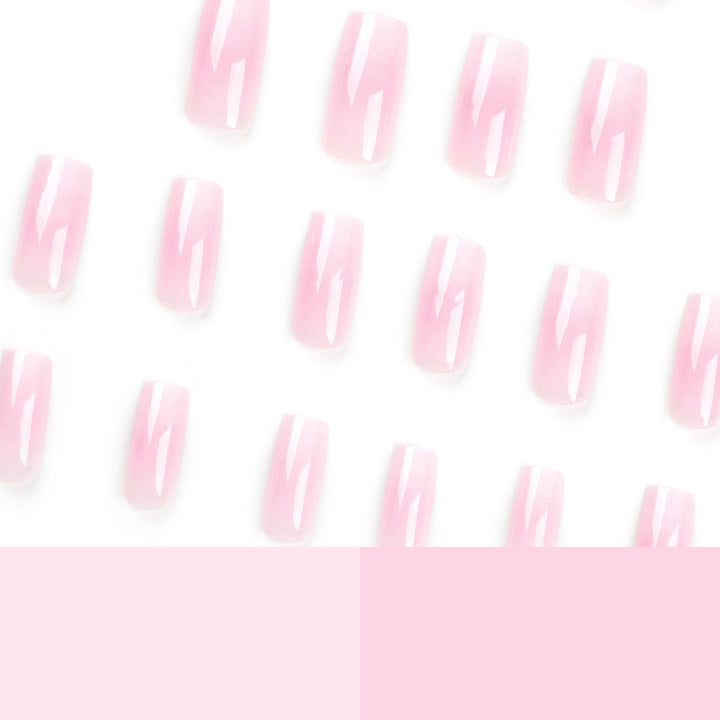 Kunstvolle Nagelverlängerungen mit elegantem Ombre-Finish Karnz
