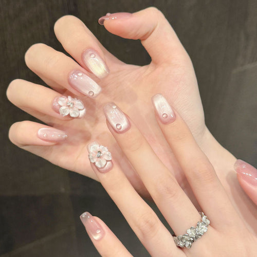 Dekoratives Press-On Nagelkunst Set mit floralen Verzierungen  1791774369