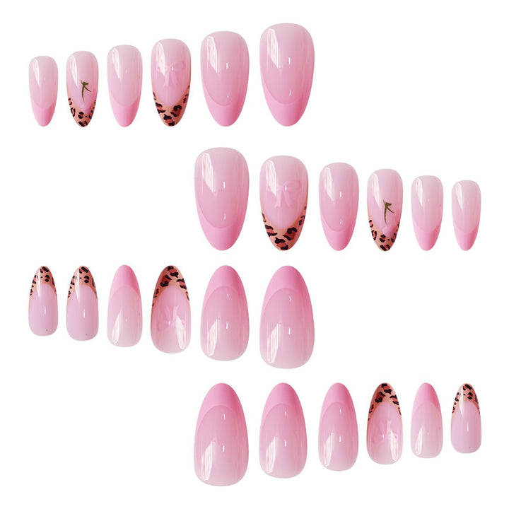Stylische Nagelkunst Karnz