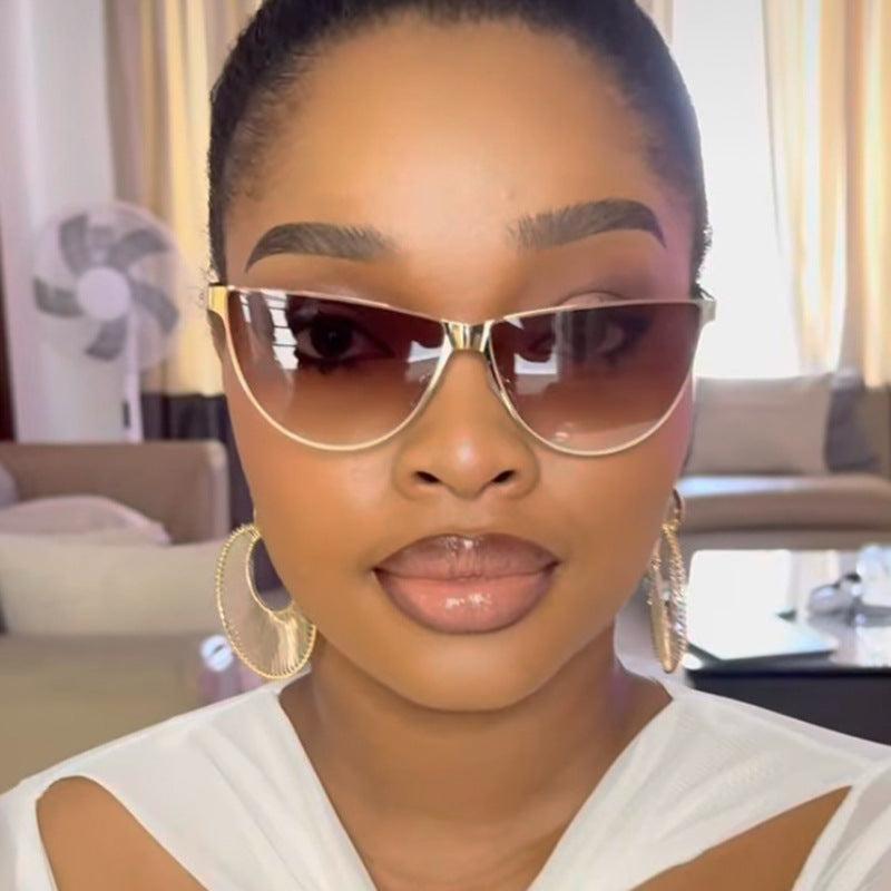 Damen Cat-Eye Sonnenbrille mit stilvollem Metallrahmen und schützendem UV-Filter Karnz