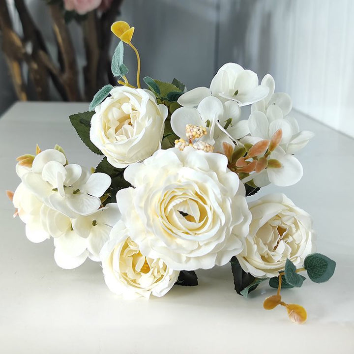 Elegante Künstliche Blumenarrangement für Innendekor