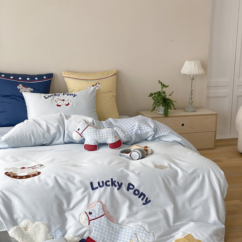 Gestepptes Kinder-Bettwäscheset mit Pony‑Applikationen und Kuschelstruktur