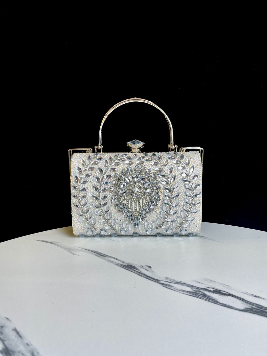Aufwändiger bestickter Abendhandtasche
