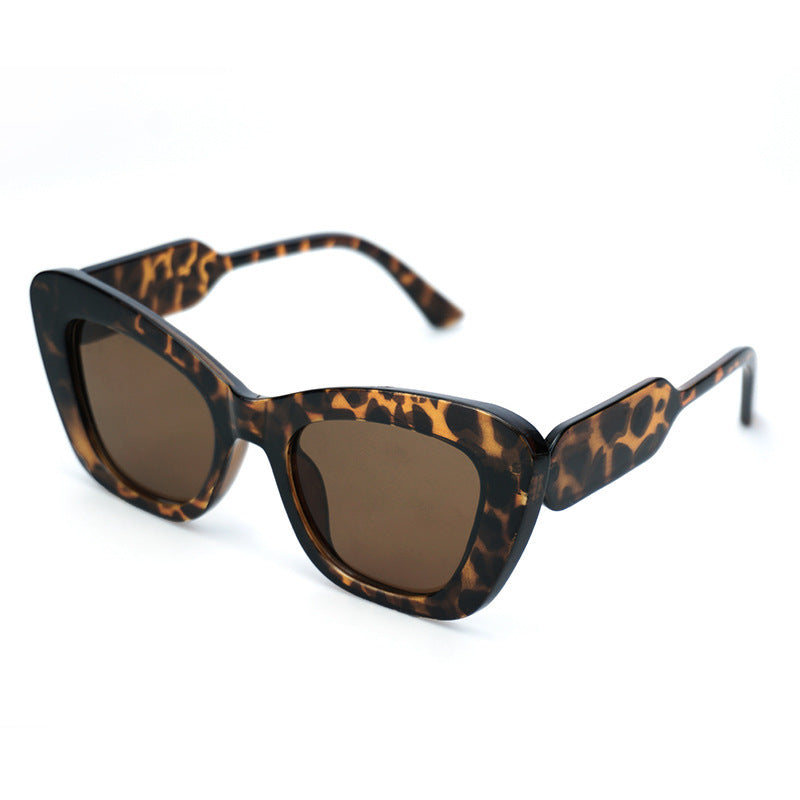 Damen Cat-Eye Sonnenbrille mit stilvollen Details Karnz