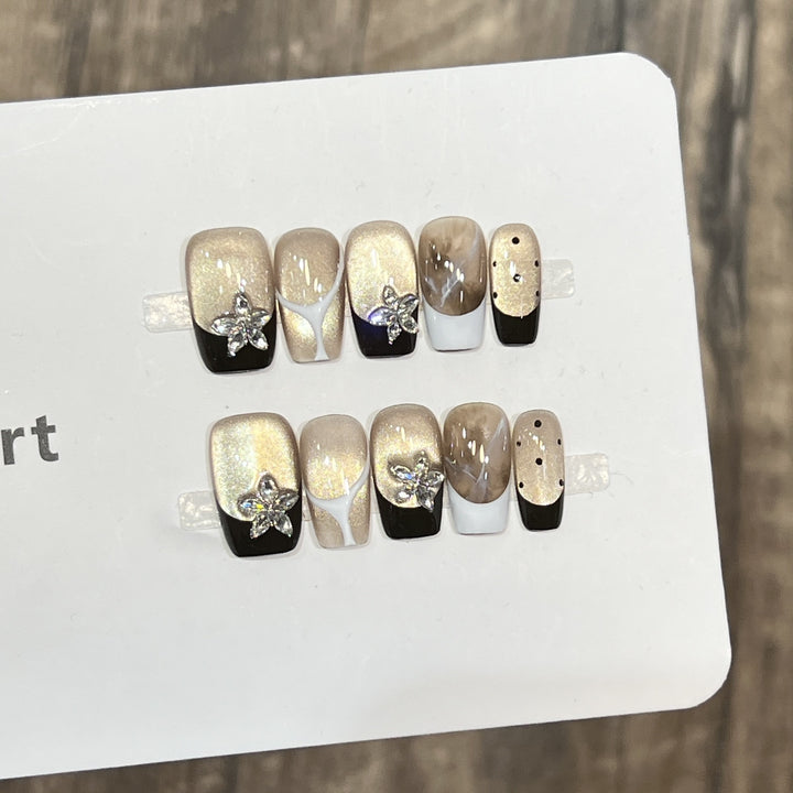 Elegantes Press-On Nail Art Set mit floralen Verzierungen Karnz