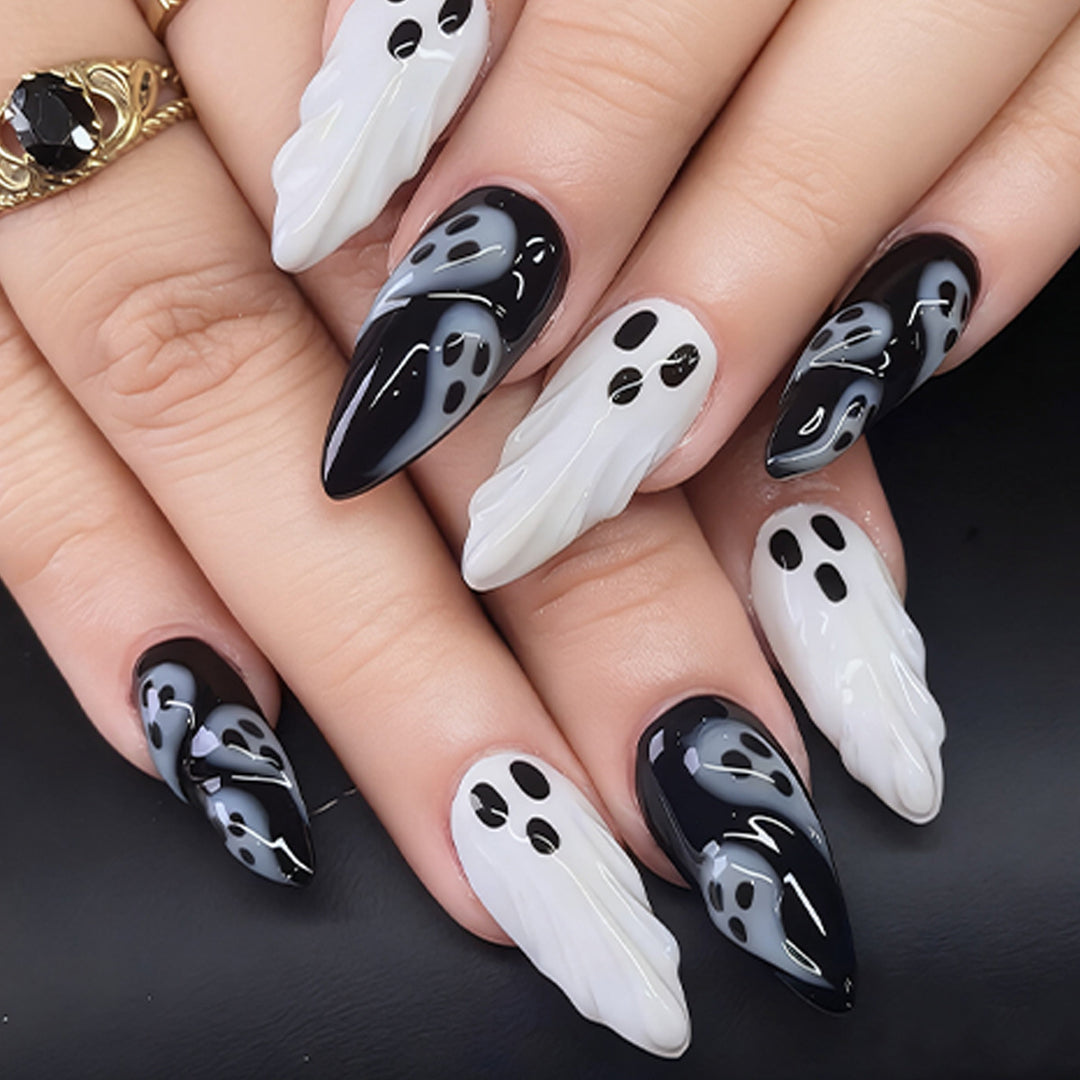 Künstlerische Geister-Themen-Nagelkunst Karnz