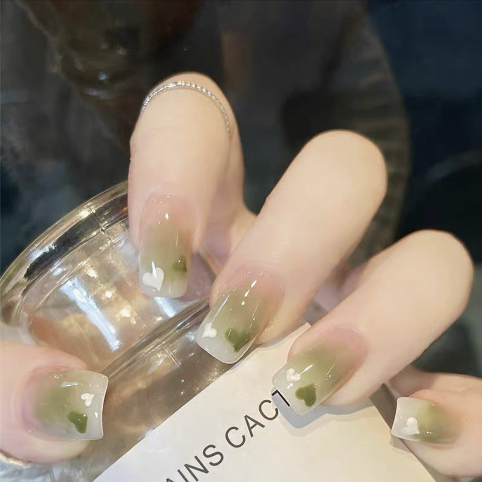 Künstlerisches Herz-verzierte Press-On Nagelset