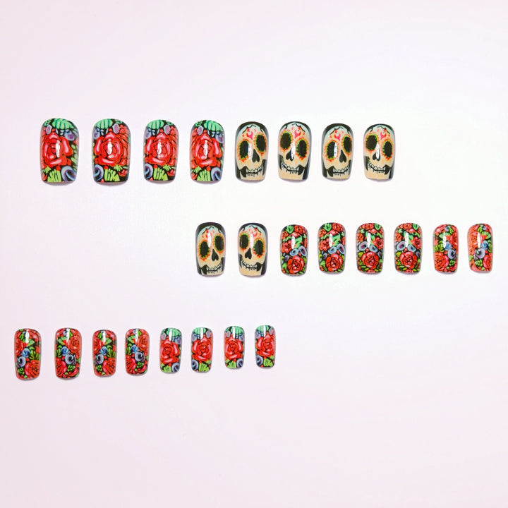Kunstnagelset mit Lebhaftem Totenschädelmotiv Karnz
