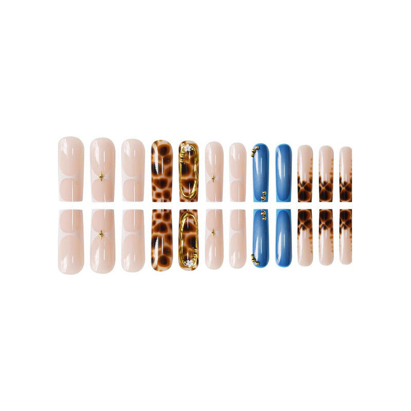 Luxuriöse Nagelkunstverlängerungen Karnz