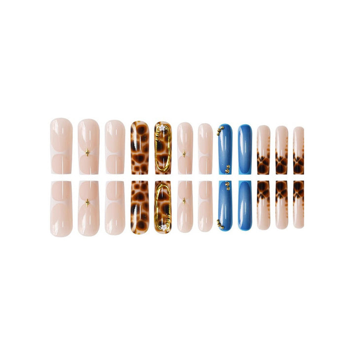 Luxuriöse Nagelkunstverlängerungen Karnz