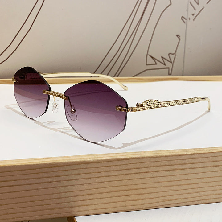 Damen extravagante Sonnenbrille mit funkelnden Akzenten Karnz