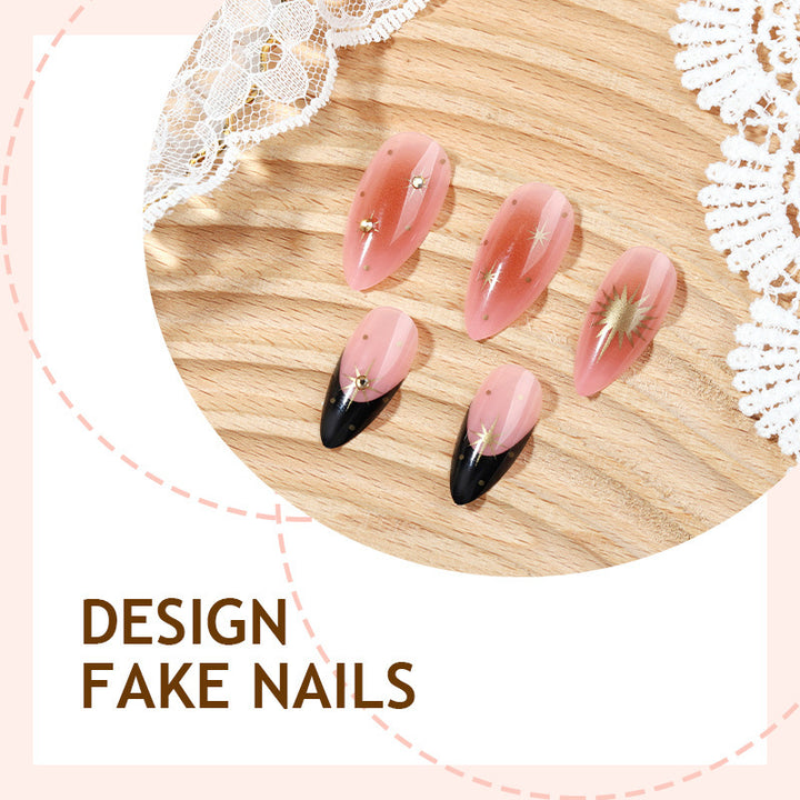 Kunstnagelset mit edlen Blüten- und Glitzerverzierungen Karnz