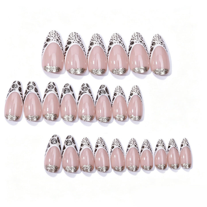Elegante Stiletto Press-On Nagelkunst mit Glitzerakzenten