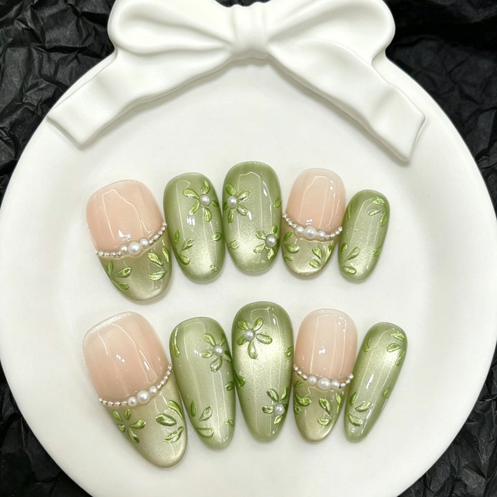 Floral Press-On Nagelkunstset mit Perlenakzenten