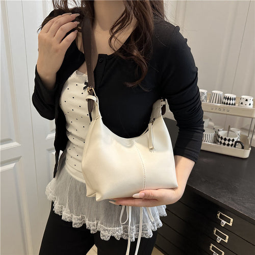 Moderne Strukturierte Hobo Tasche Karnz