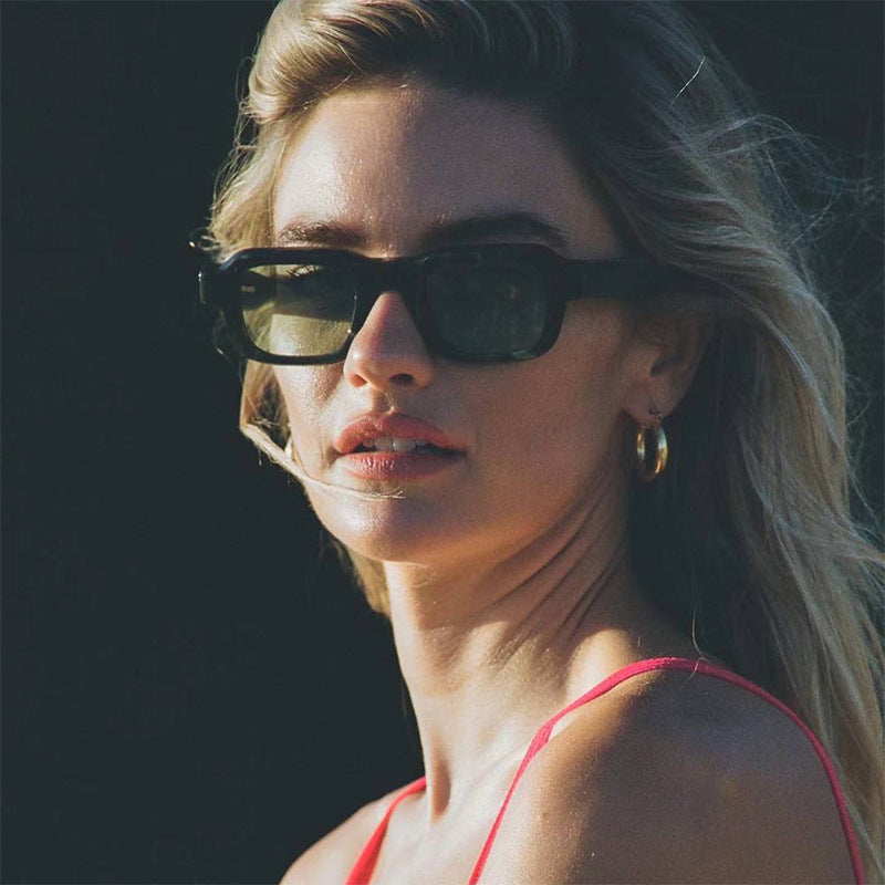 Damen Retro-inspirierte Sonnenbrille im markanten Design Karnz