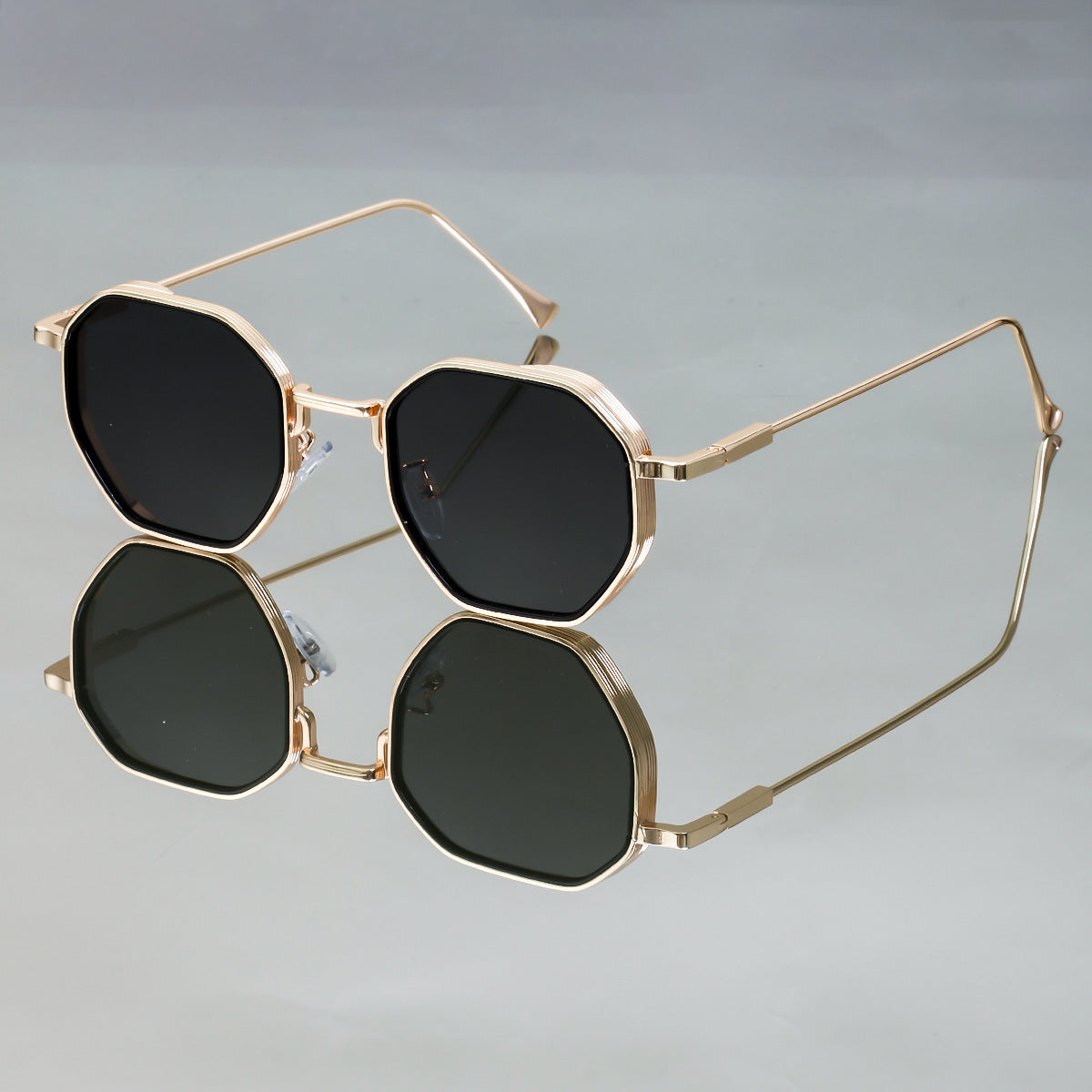 Damen Sonnenbrille im eleganten, geometrischen Stil mit strapazierfähigem Rahmen Karnz