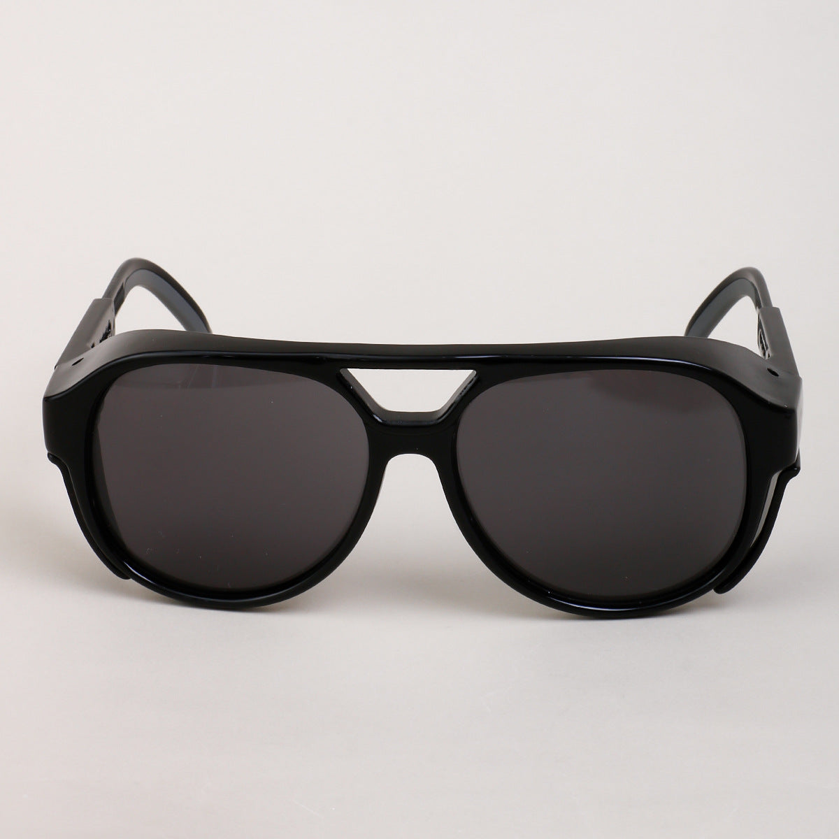 Damen oversized Sonnenbrille im geometrischen Design mit robustem Rahmen und polarisierten Gläsern Karnz