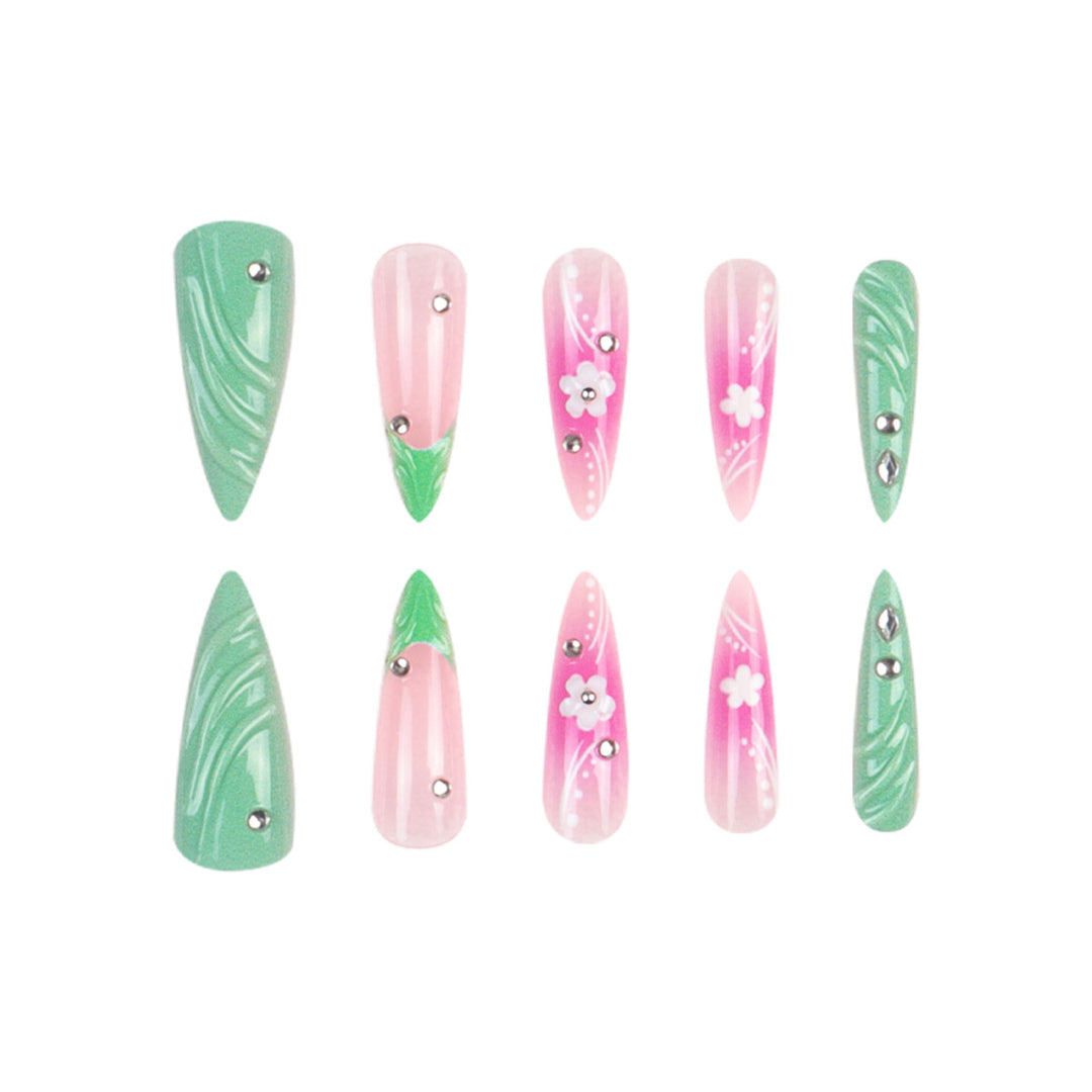 Blumenverzierte Stiletto-Nägel Karnz