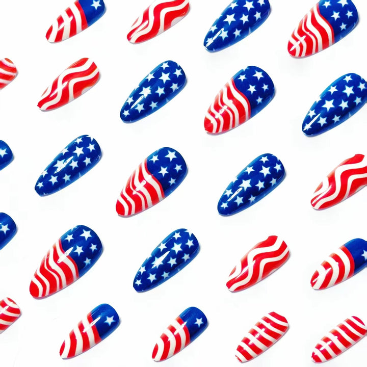 Kunstnägel Im Patriotischen Stars And Stripes Design Karnz