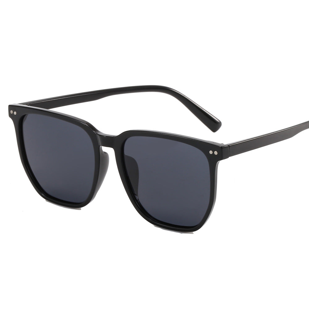 Damen modische Sonnenbrille im klaren Design Karnz