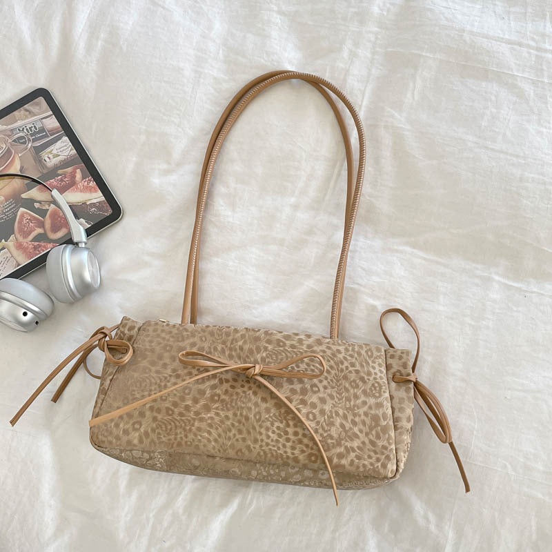 Schultertasche mit Schleifendetail