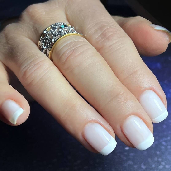 Elegante French Tip Press-On Nails